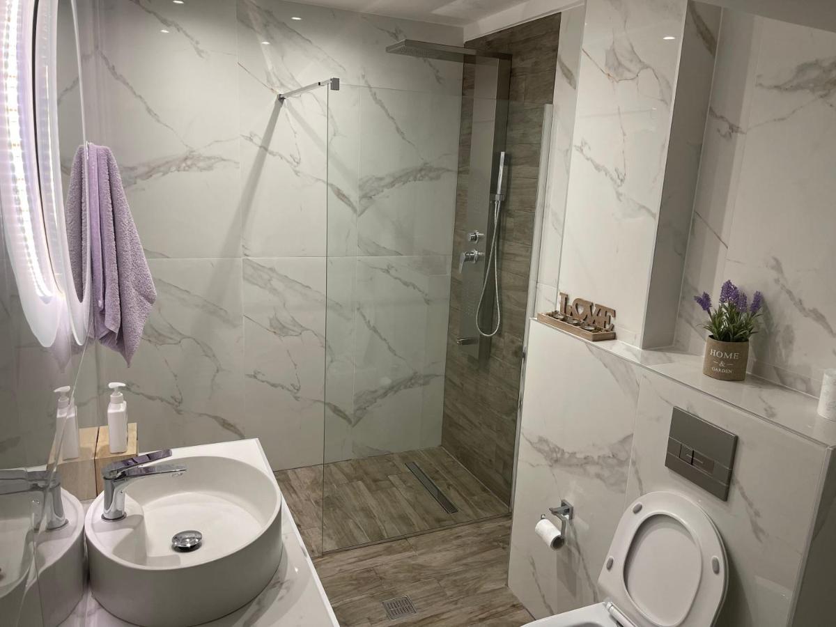 Lovely And Sunny Apartament 300M From Beach!! Peraía 外观 照片