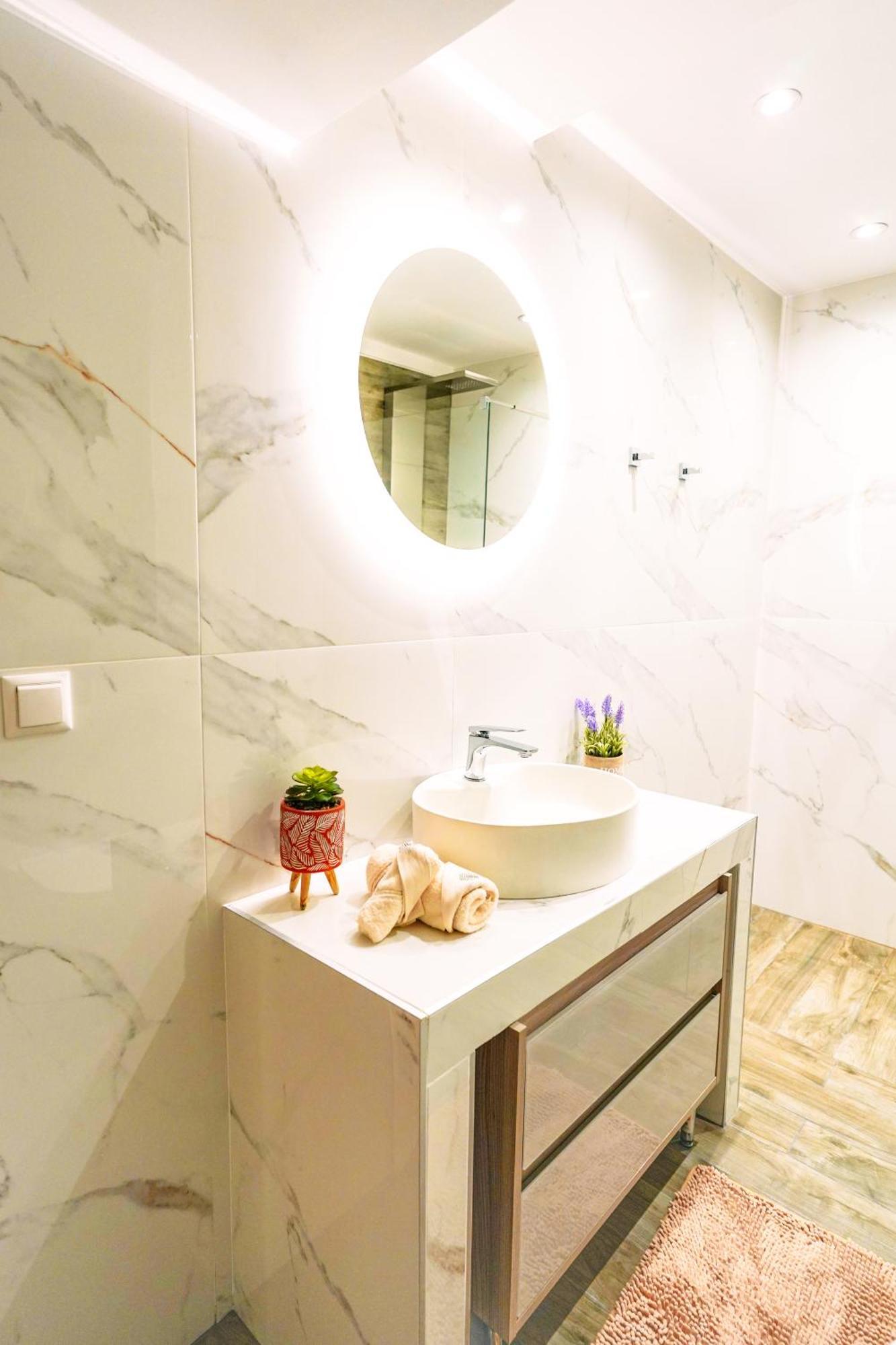 Lovely And Sunny Apartament 300M From Beach!! Peraía 外观 照片